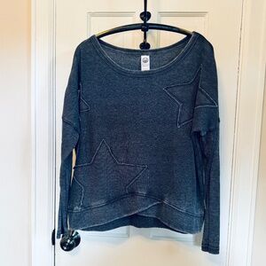 Te Verde Long Sleeve Top with Star Appliqués in Blue/Gray (size S)
